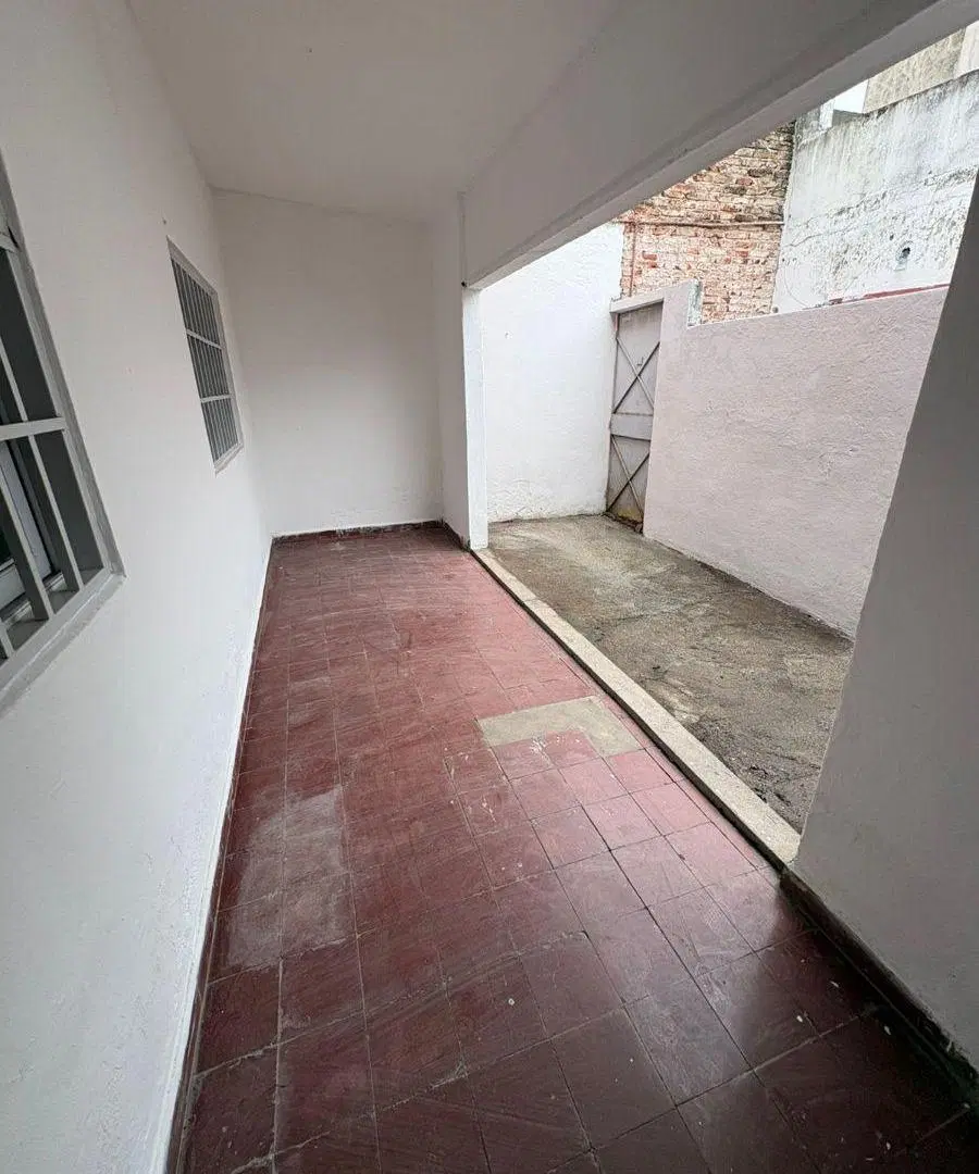 MARIANO BALCARCE - CASA 3 DORMITORIOS - COCHERA - PATIO MATERIAL 5