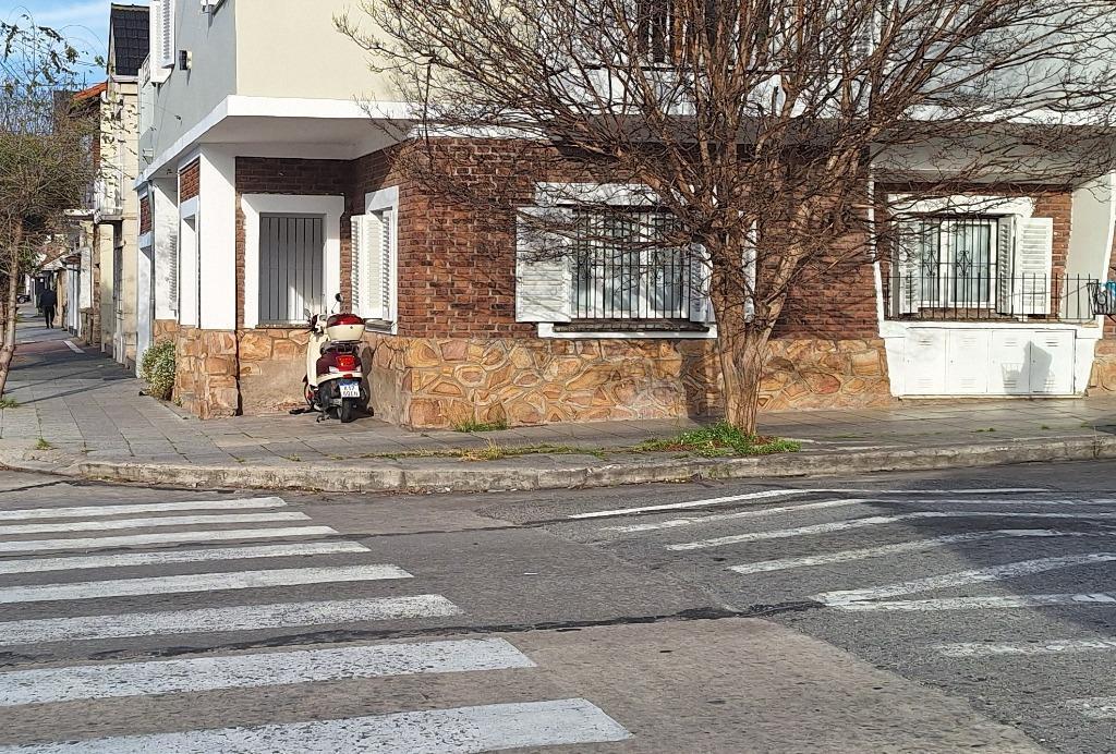Venta PH 4 Amb Planta Baja C/garage + Local Apto Uso Profesional Barrio Chauvin 3