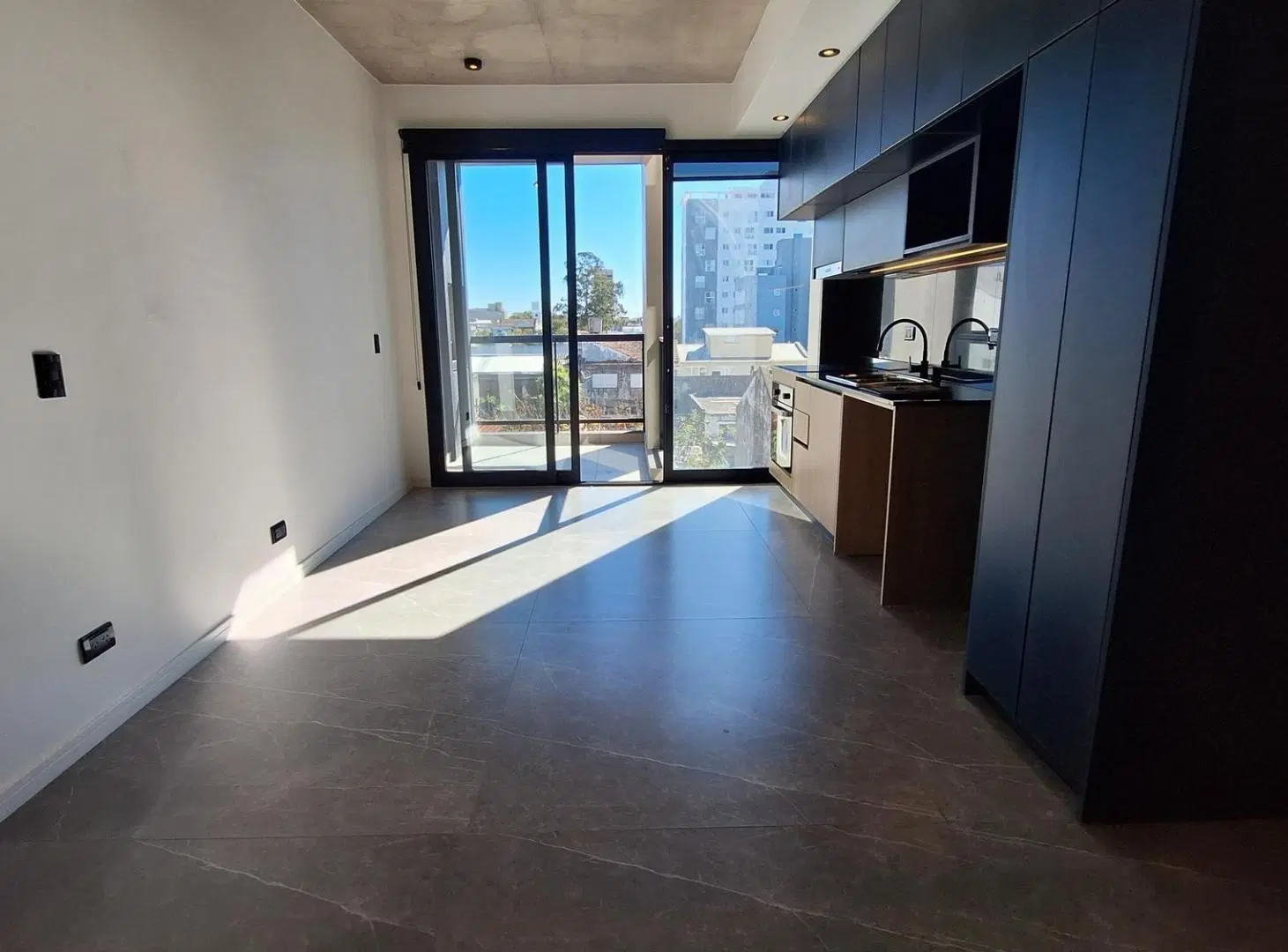 VENTA SEMIPISO 1 AMB. EN BARRIO CHAUVIN 8