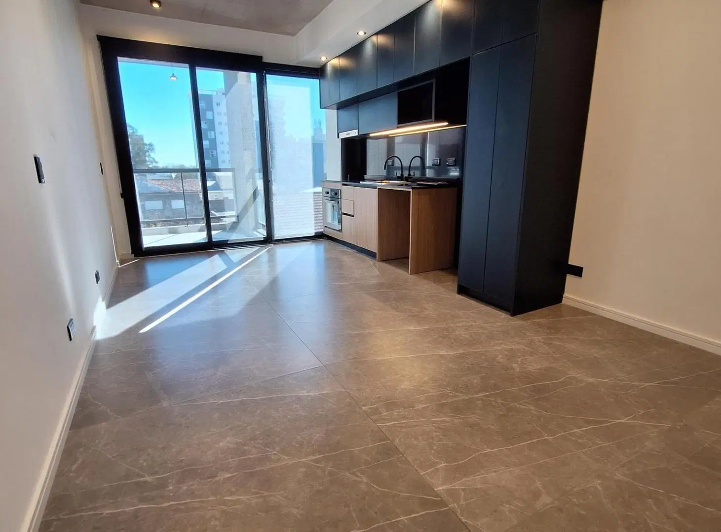 VENTA SEMIPISO 1 AMB. EN BARRIO CHAUVIN 5