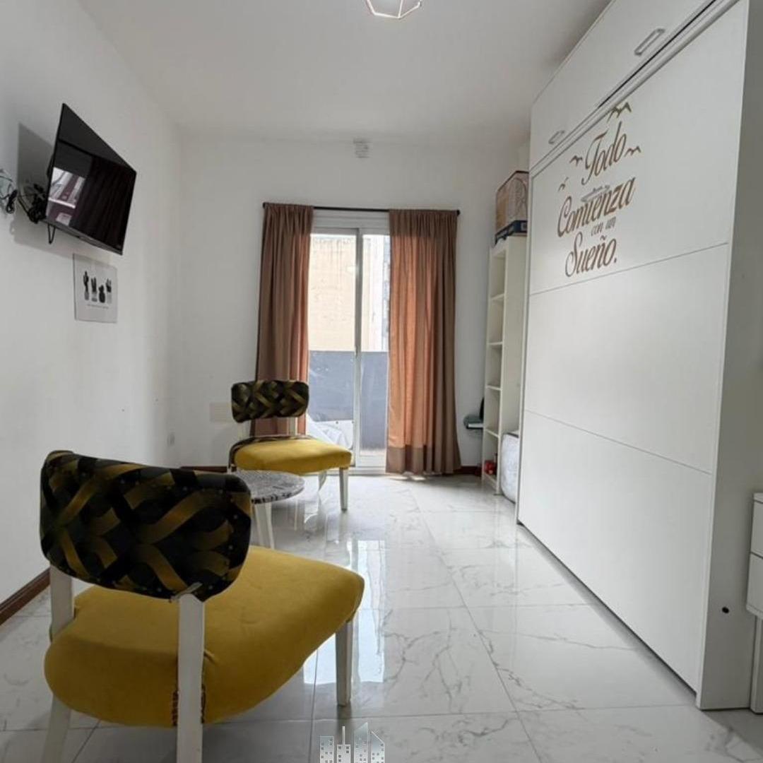 Foto de VENTA 1 AMBIENTE A LA CALLE CON BALCON, RECICLADO Y EQUIPADO, imagen 2