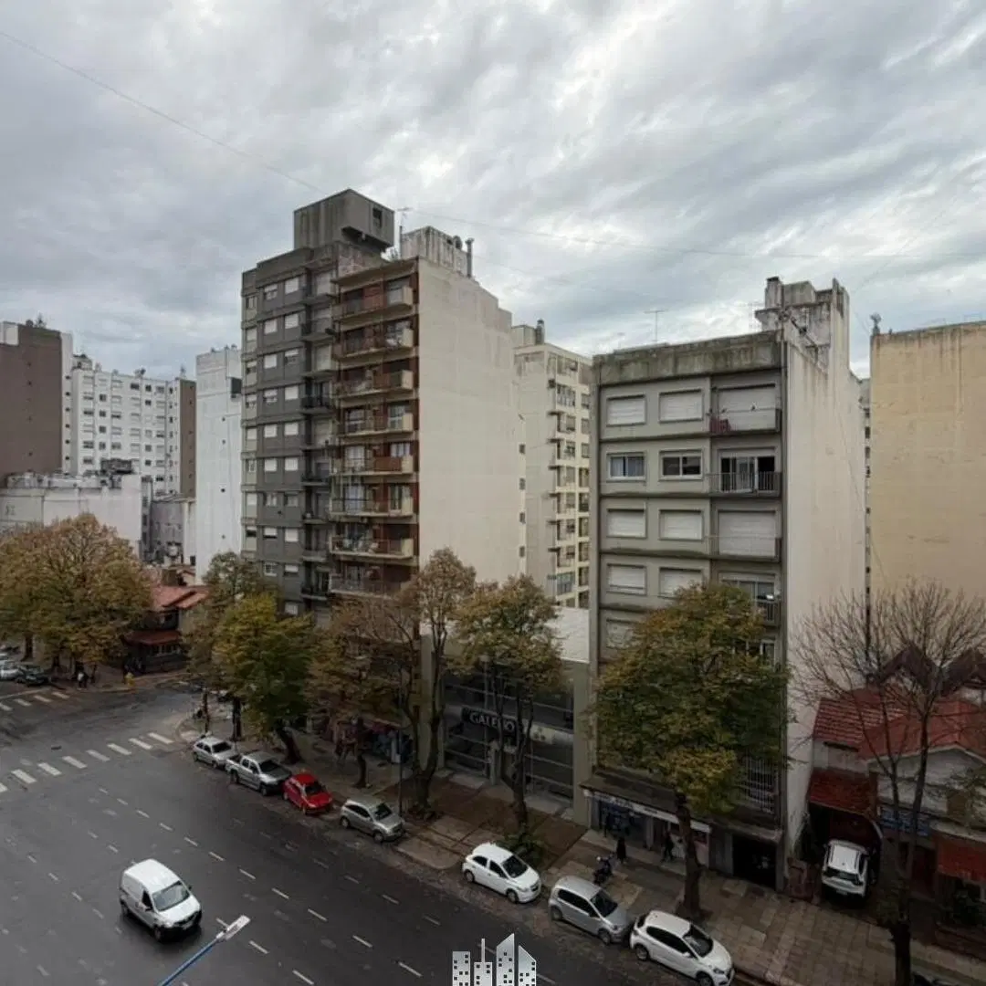 VENTA 1 AMBIENTE A LA CALLE CON BALCON, RECICLADO Y EQUIPADO 3
