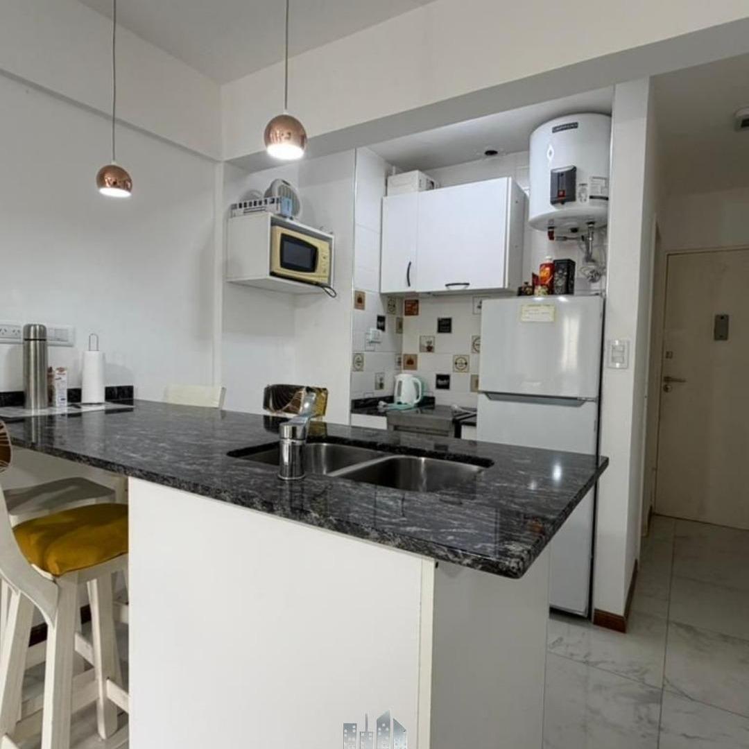 Foto de VENTA 1 AMBIENTE A LA CALLE CON BALCON, RECICLADO Y EQUIPADO, imagen 1