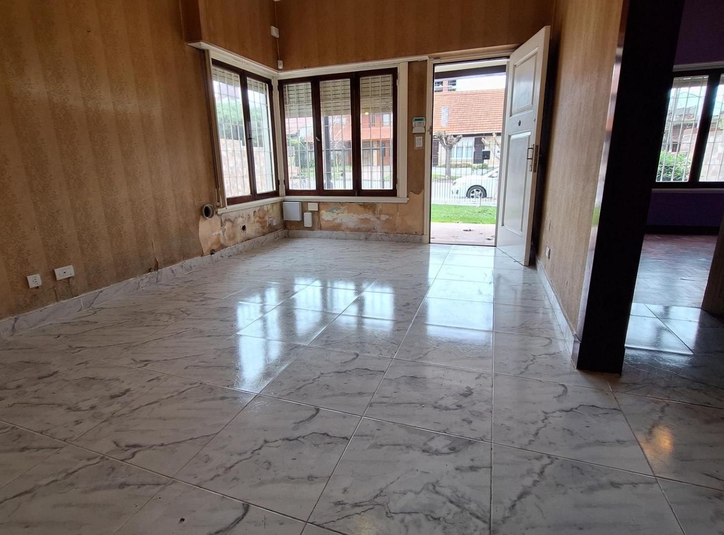 Foto de VENTA CHALET 4 AMBIENTES EN BARRIO SAN JOSE, imagen 2
