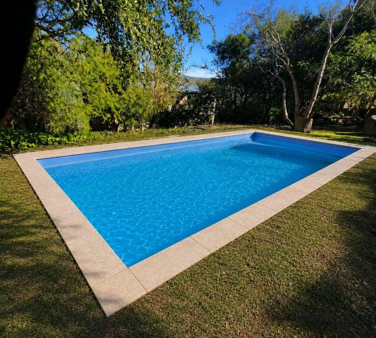CASA CON PILETA Y PARQUE EN AGUA DE ORO 5