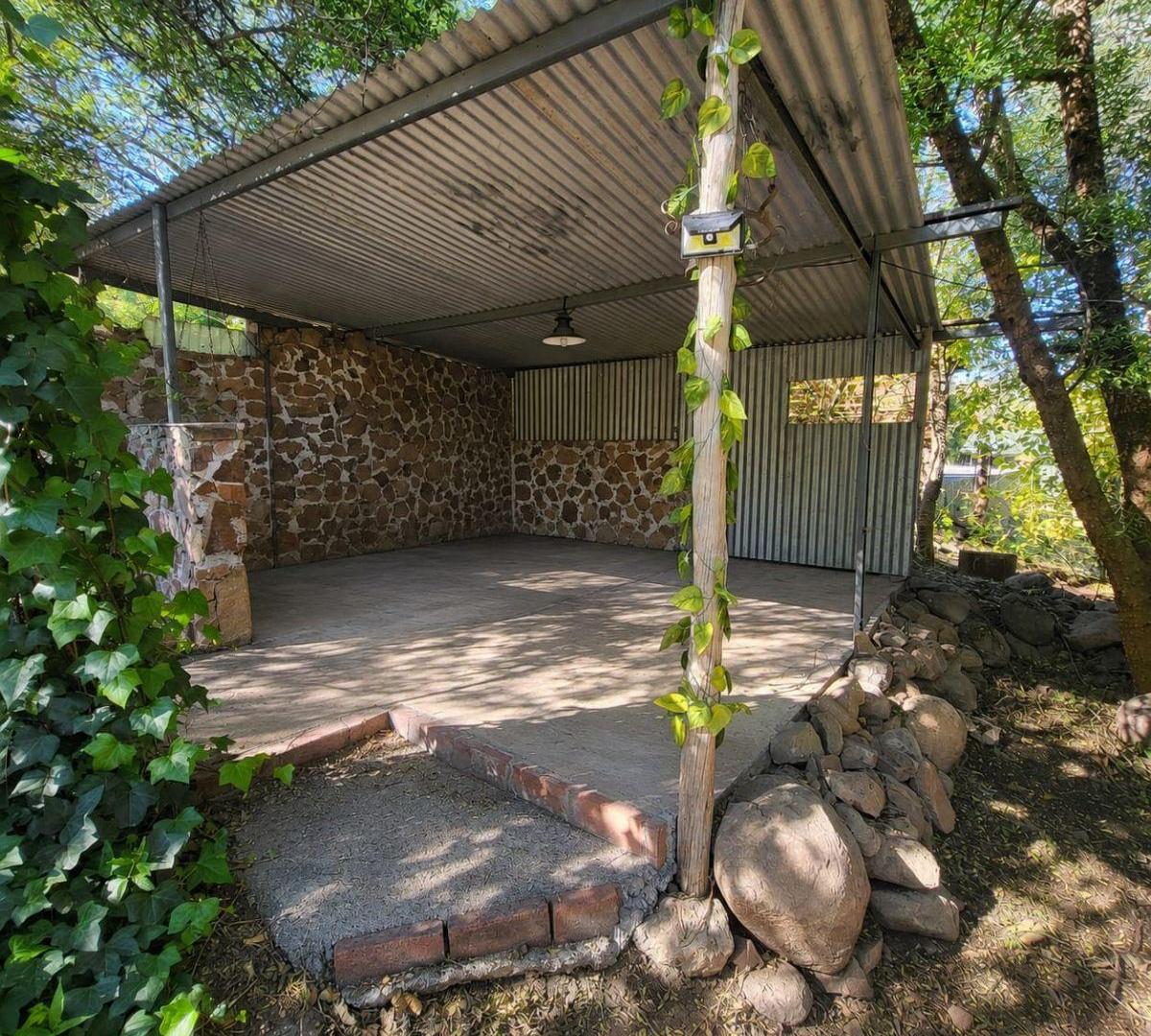 Foto de CASA CON PILETA Y PARQUE EN AGUA DE ORO, imagen 2