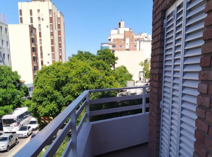 Venta - Departamento De Dos Dormitorios Sobre Av. Santa Fe - Córdoba 1