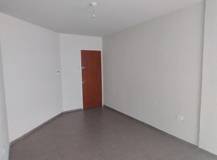 Venta - Departamento De Dos Dormitorios Sobre Av. Santa Fe - Córdoba 2