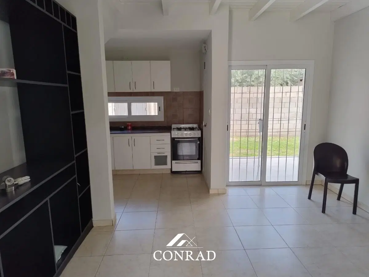 APTA CRÉDITO - Casa en Venta de Un Dormitorio con Cochera Doble - Villa Rivera Indarte 2
