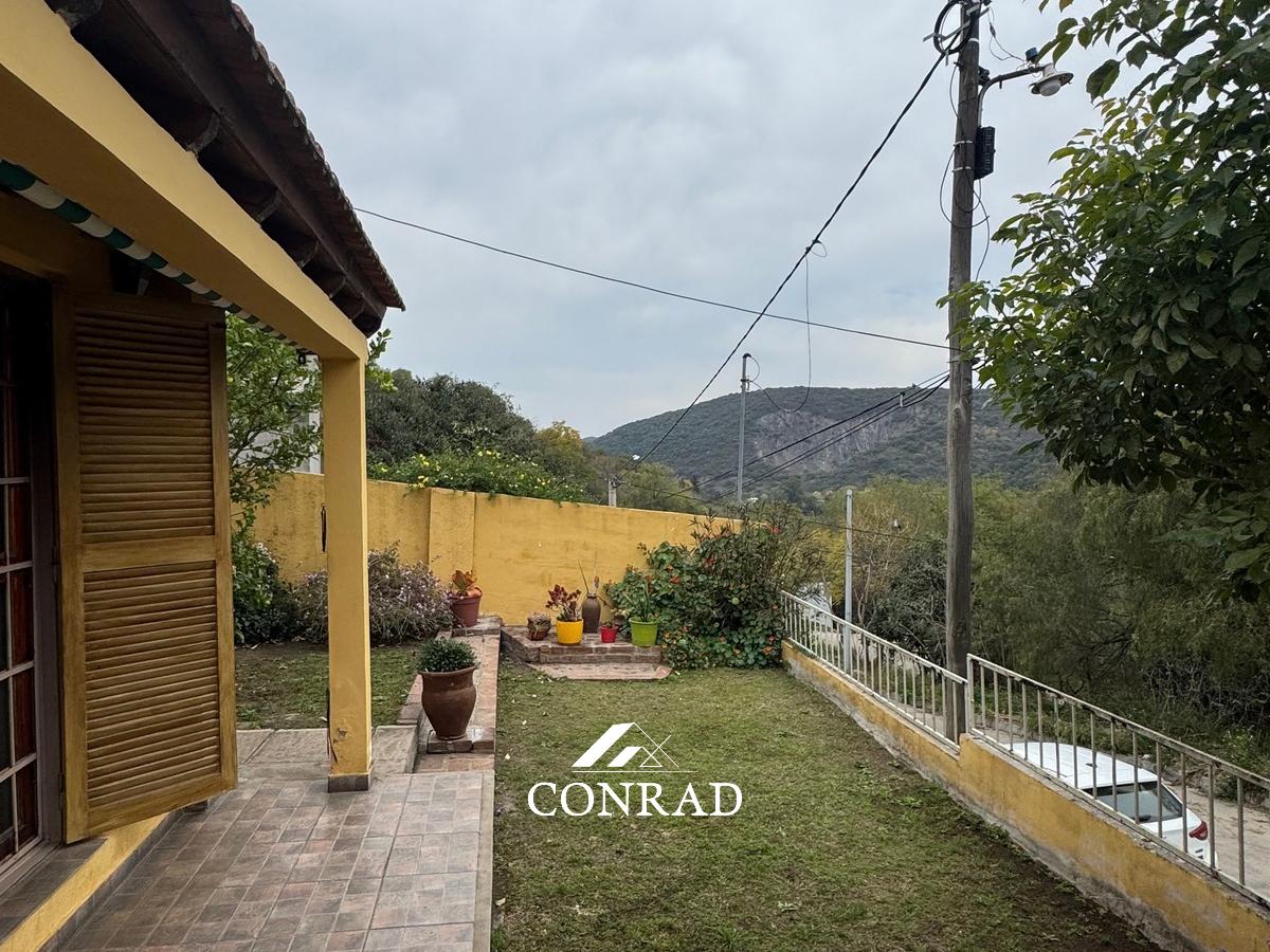 Foto de APTA CRÉDITO - Casa en Venta de Dos Dormitorios con Patio y Pileta, imagen 3