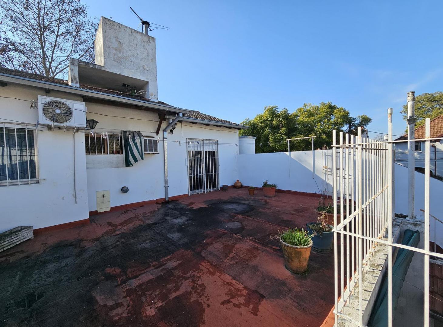 VENTA CASA 7 AMB COCHERA PATIO TERRAZA VILLA MARTELLI