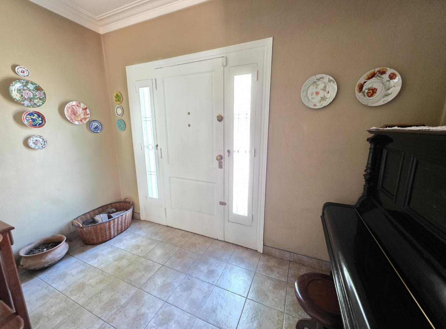 Venta Casa en Morón 4 amb cochera patio y terraza