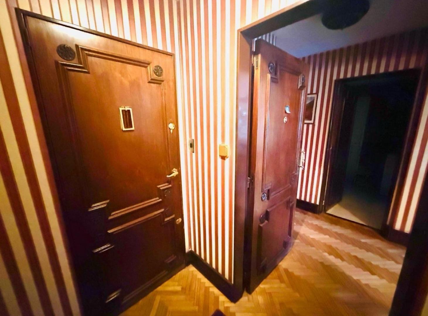 VENTA. BELGRANO. PISO. 6 AMBIENTES . COCHERA BAULERA.