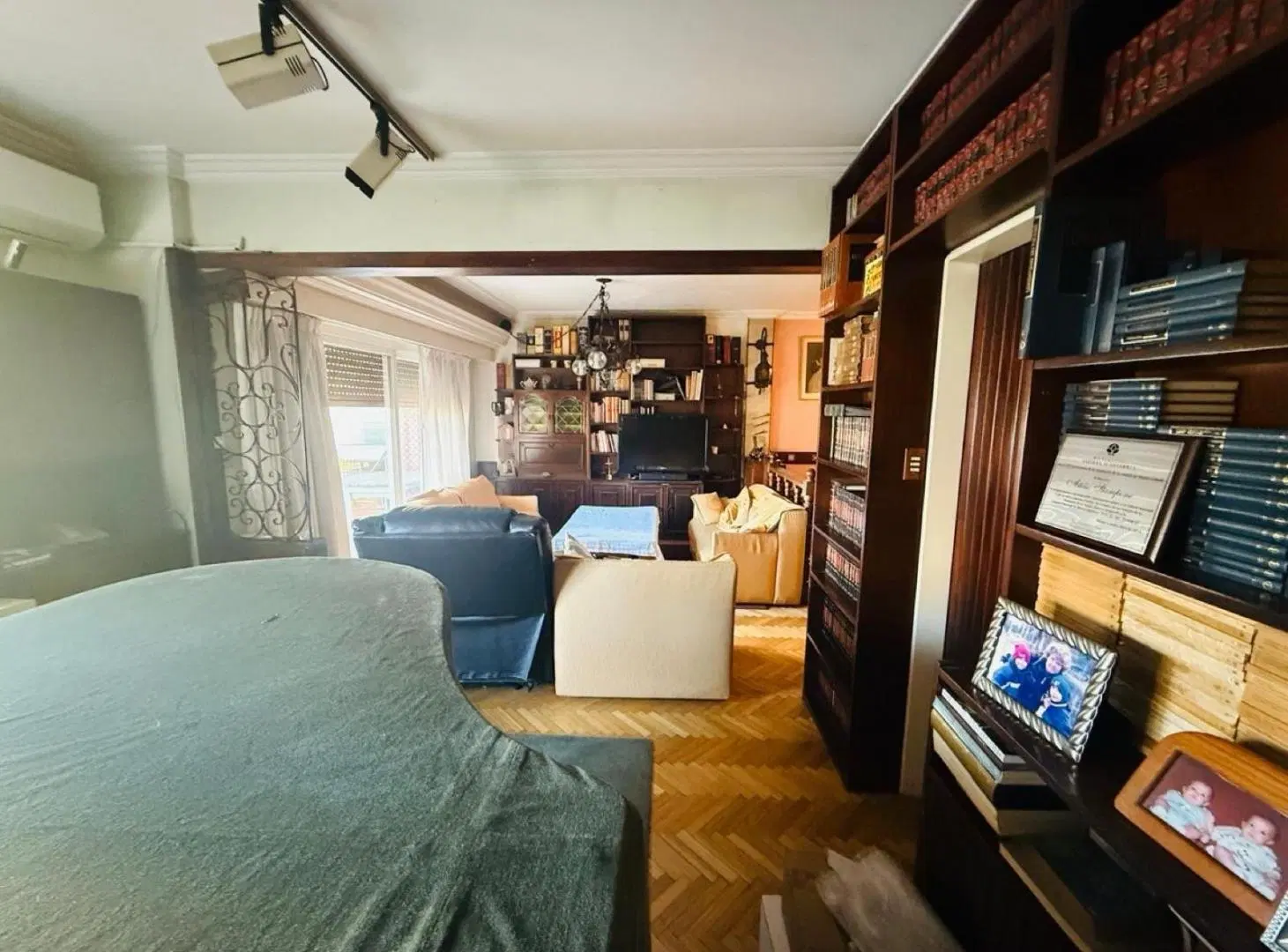 VENTA. BELGRANO. PISO. 6 AMBIENTES . COCHERA BAULERA. 2
