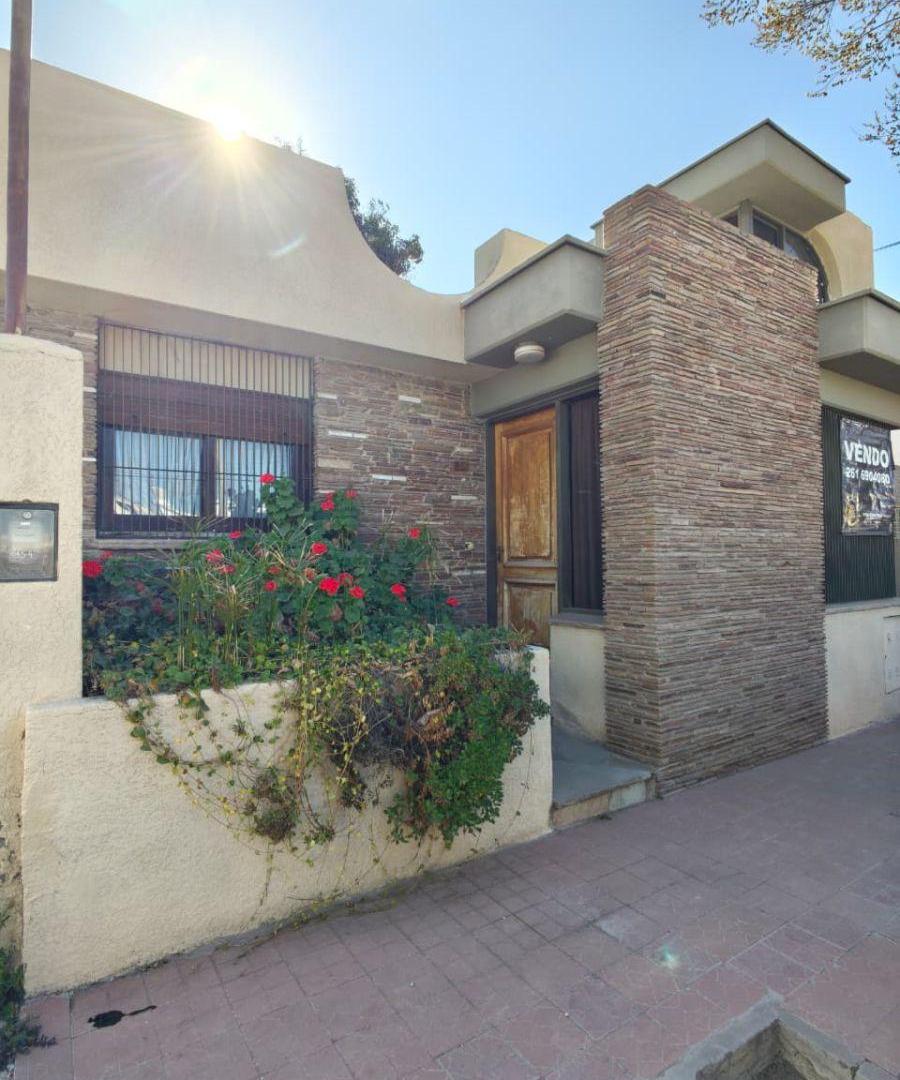 Foto de Casa en venta en Lujan de Cuyo centro apta credito, imagen 4