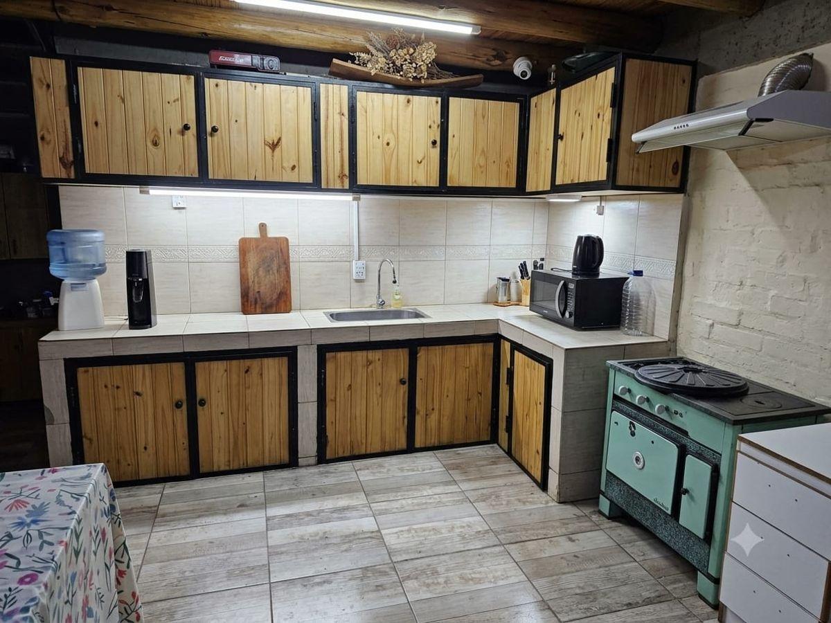 Foto de Casa con parque y pileta en venta en Perdriel, imagen 5