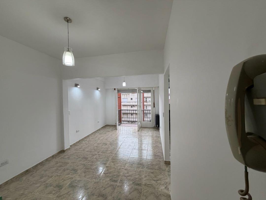 Foto de Departamento con Balcón a la calle en Colón 1500, imagen 4