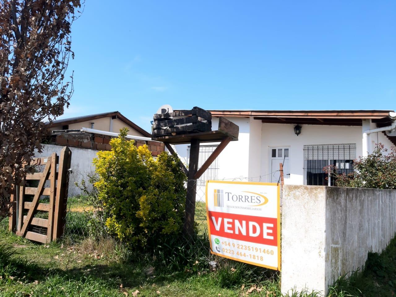 Foto de VENTA EN BLOCK 3 CASAS DE 3 AMB EN BARRIO LAS LOMAS CON RENTA, imagen 4