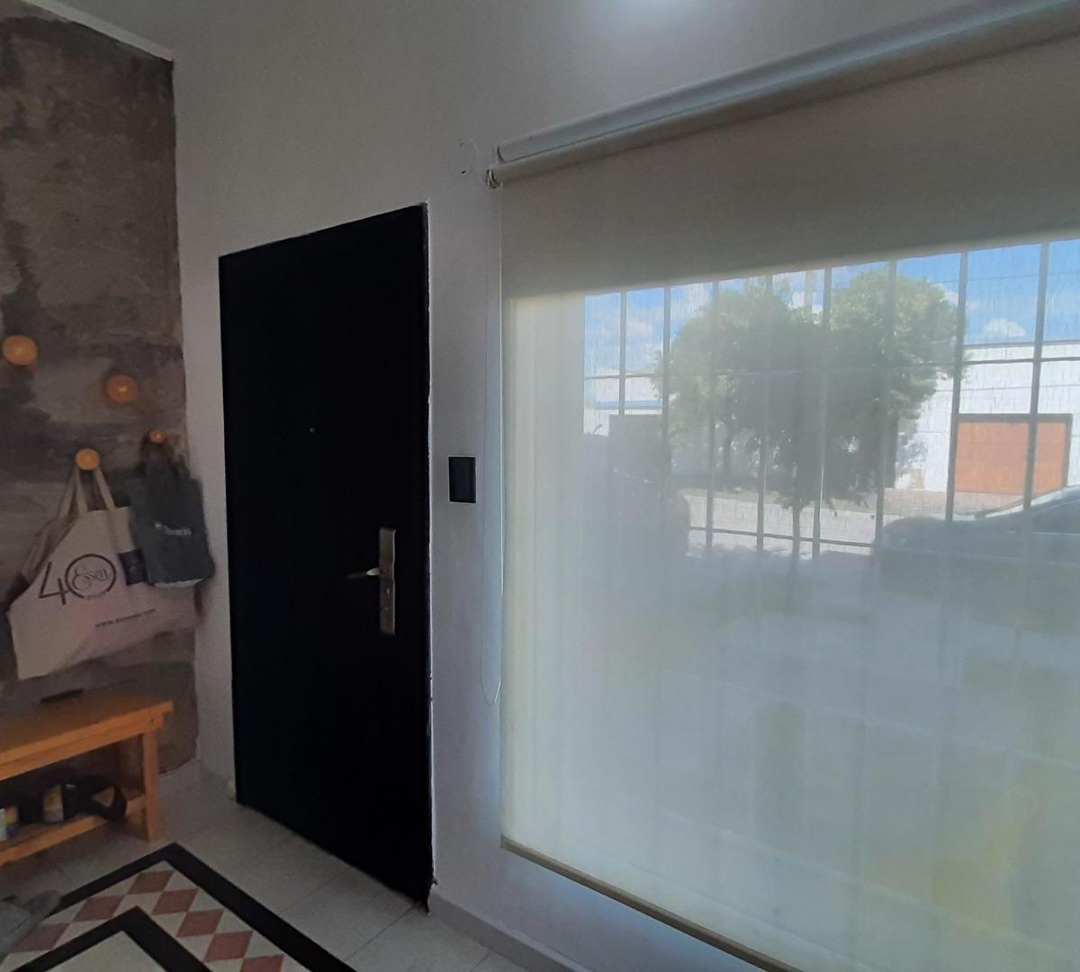 Foto de DESTACADA CASA EN VENTA CAMPANA, imagen 3