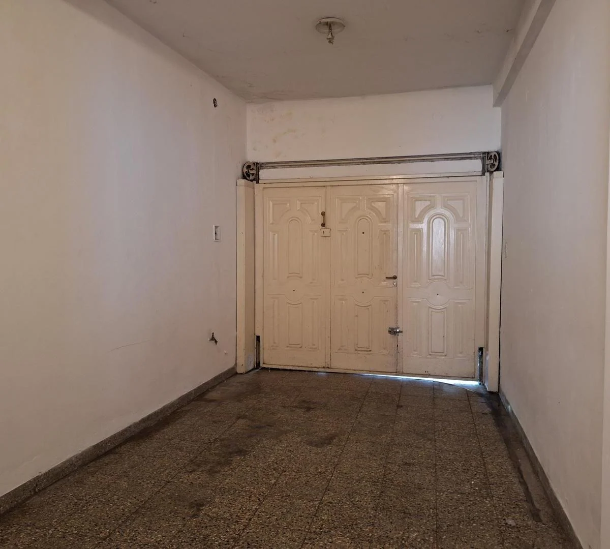 Foto de OPORTUNIDAD CASA - LOCAL FRENTE A PLAZA ESPAÑA, imagen 3