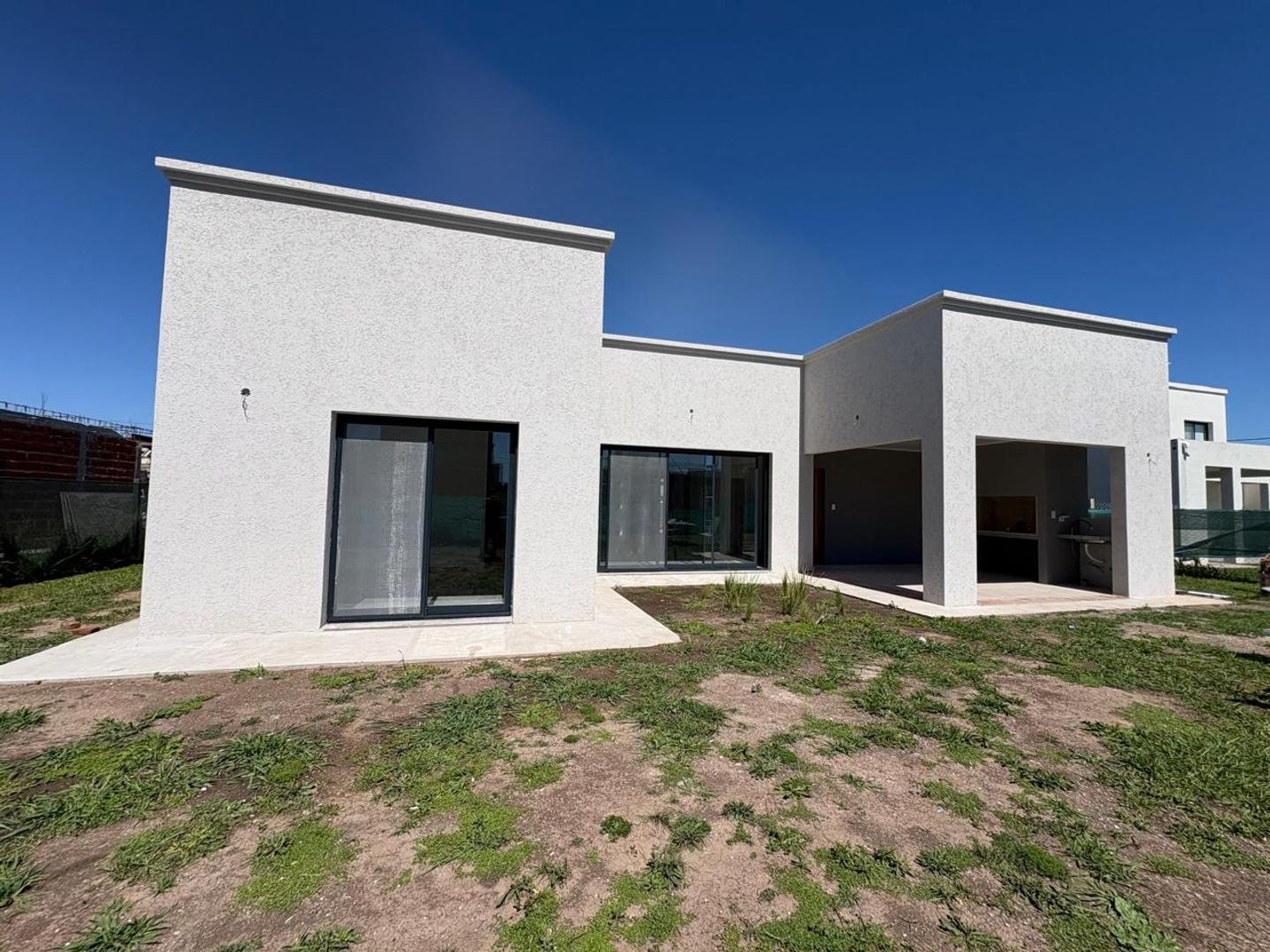 CASA EN VENTA ZÁRATE
