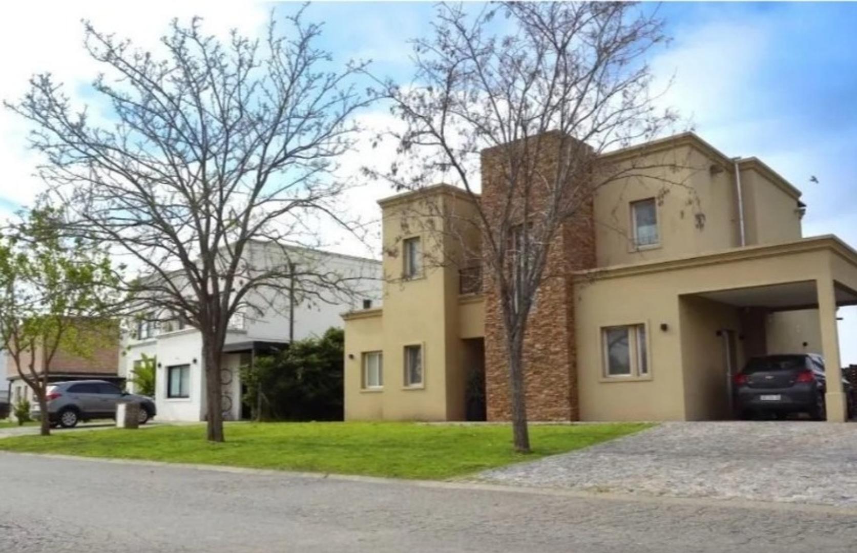 CASA EN VENTA - EL CANTON