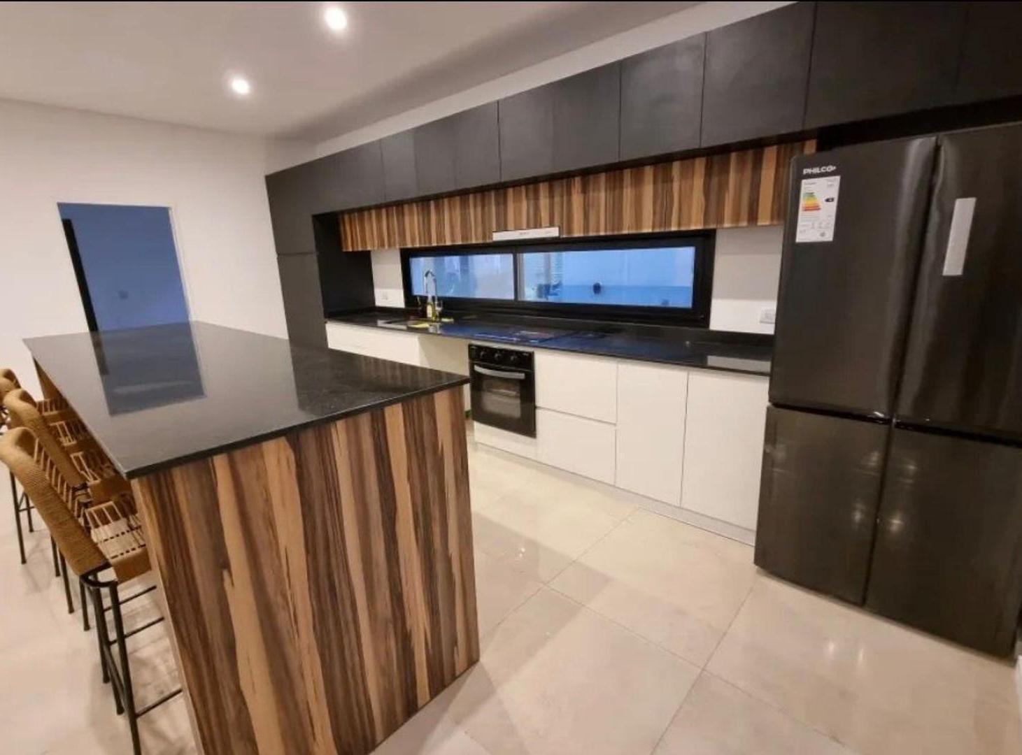 CASA EN VENTA - ESCOBAR