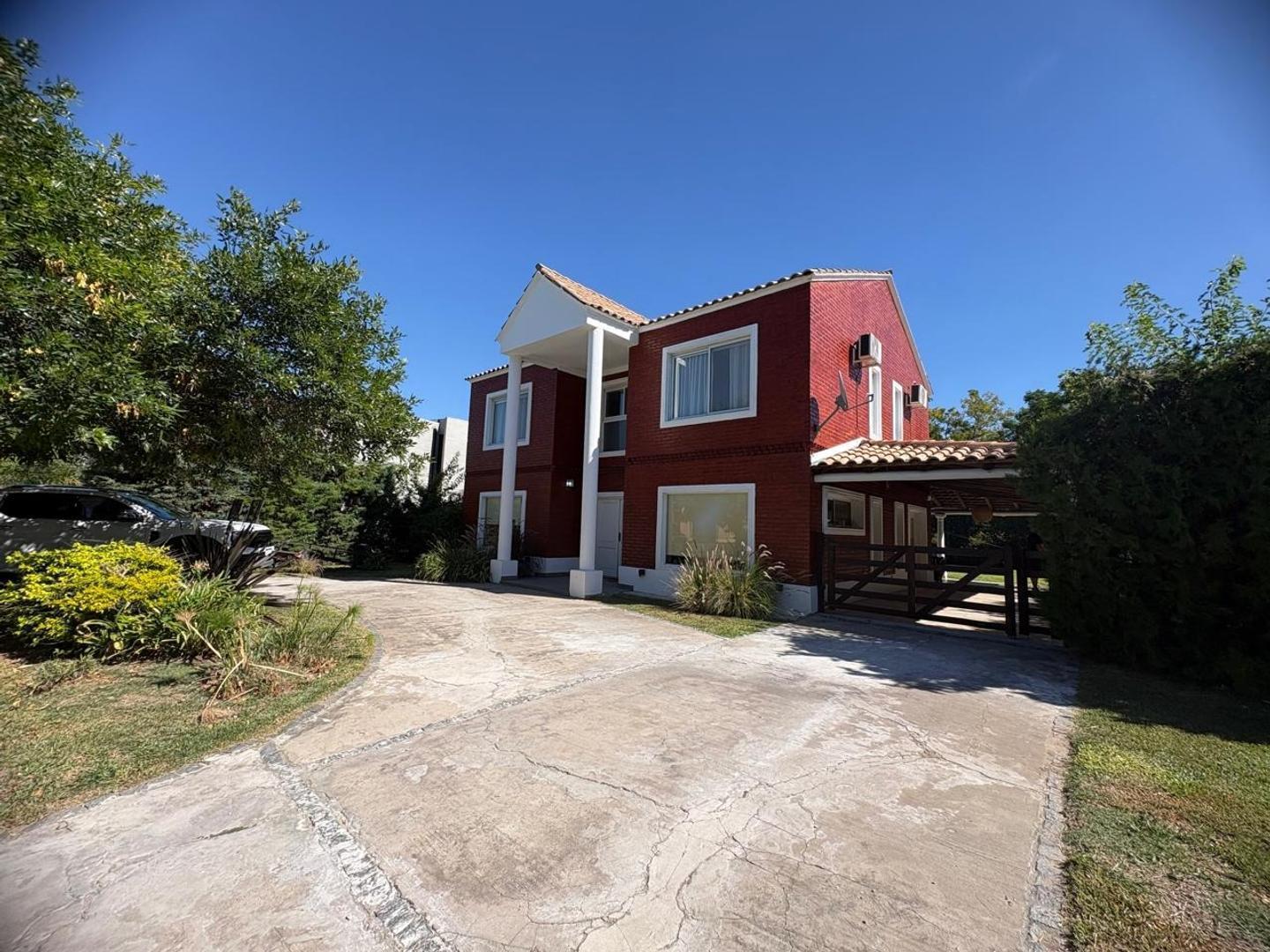 CASA EN VENTA HARAS SANTA MARIA - ESCOBAR