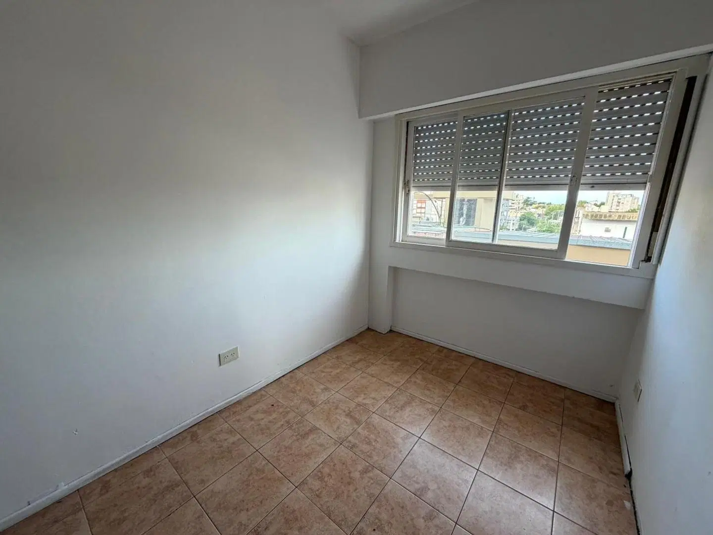 DEPARTAMENTO EN ALQUILER - GUEMES AL 800 4