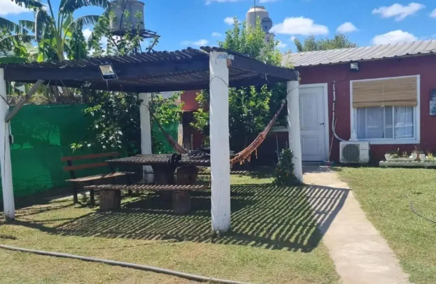CASA EN VENTA - BARRIO LAS PICADAS 1