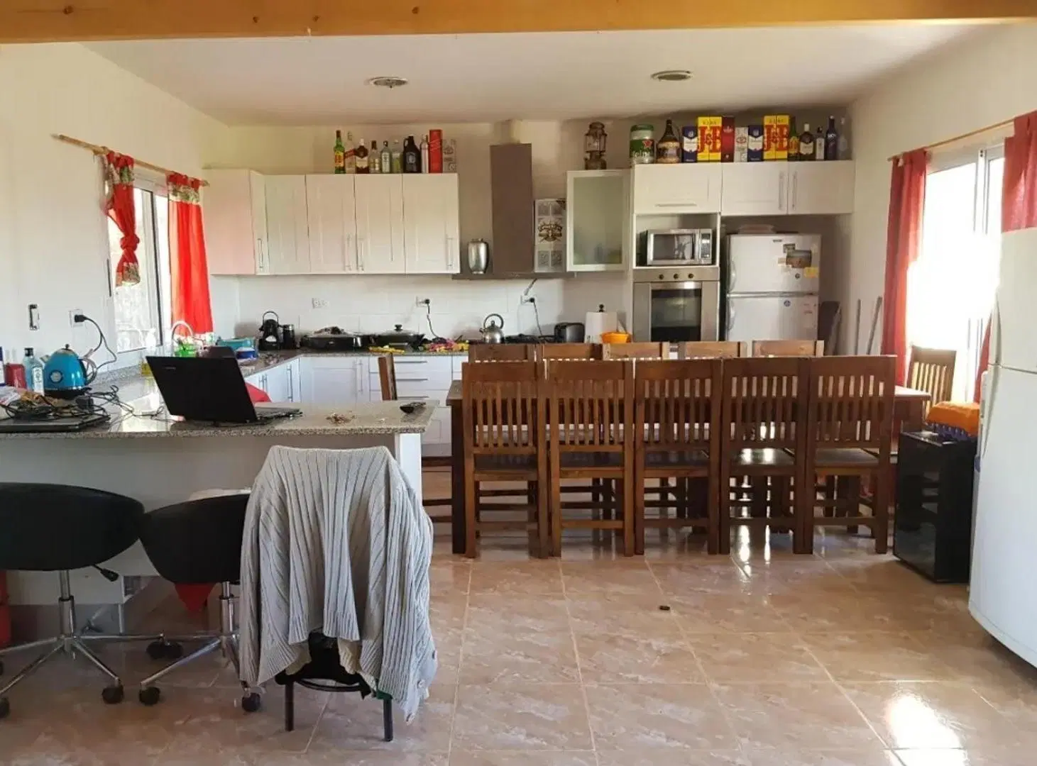 CASA EN VENTA - BARRIO LAS PICADAS 4