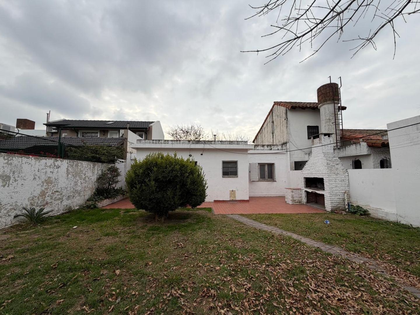 CASA EN ALQUILER - 25 DE MAYO AL 1500