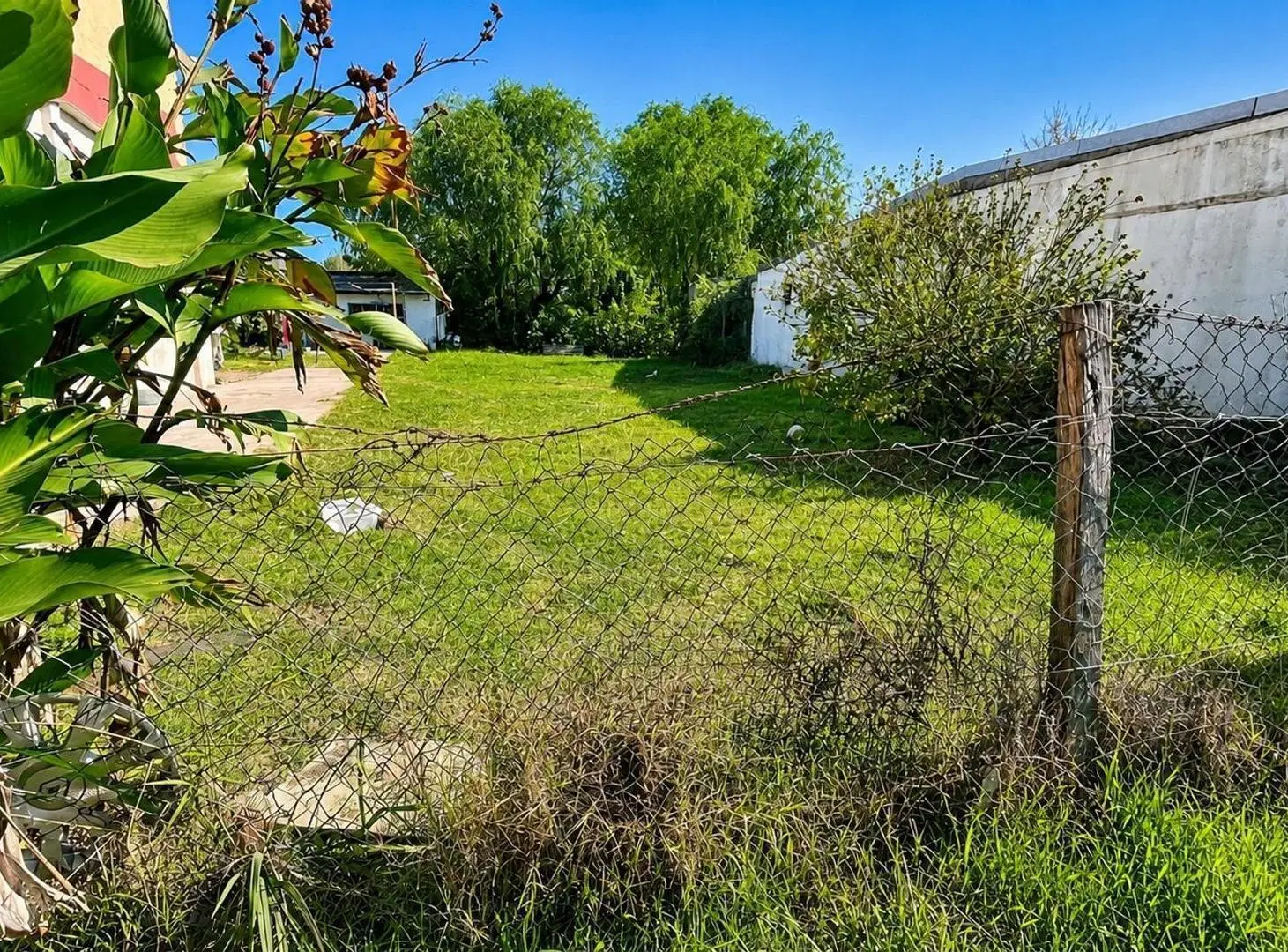LOTE EN BARRIO LAS ACACIAS 2