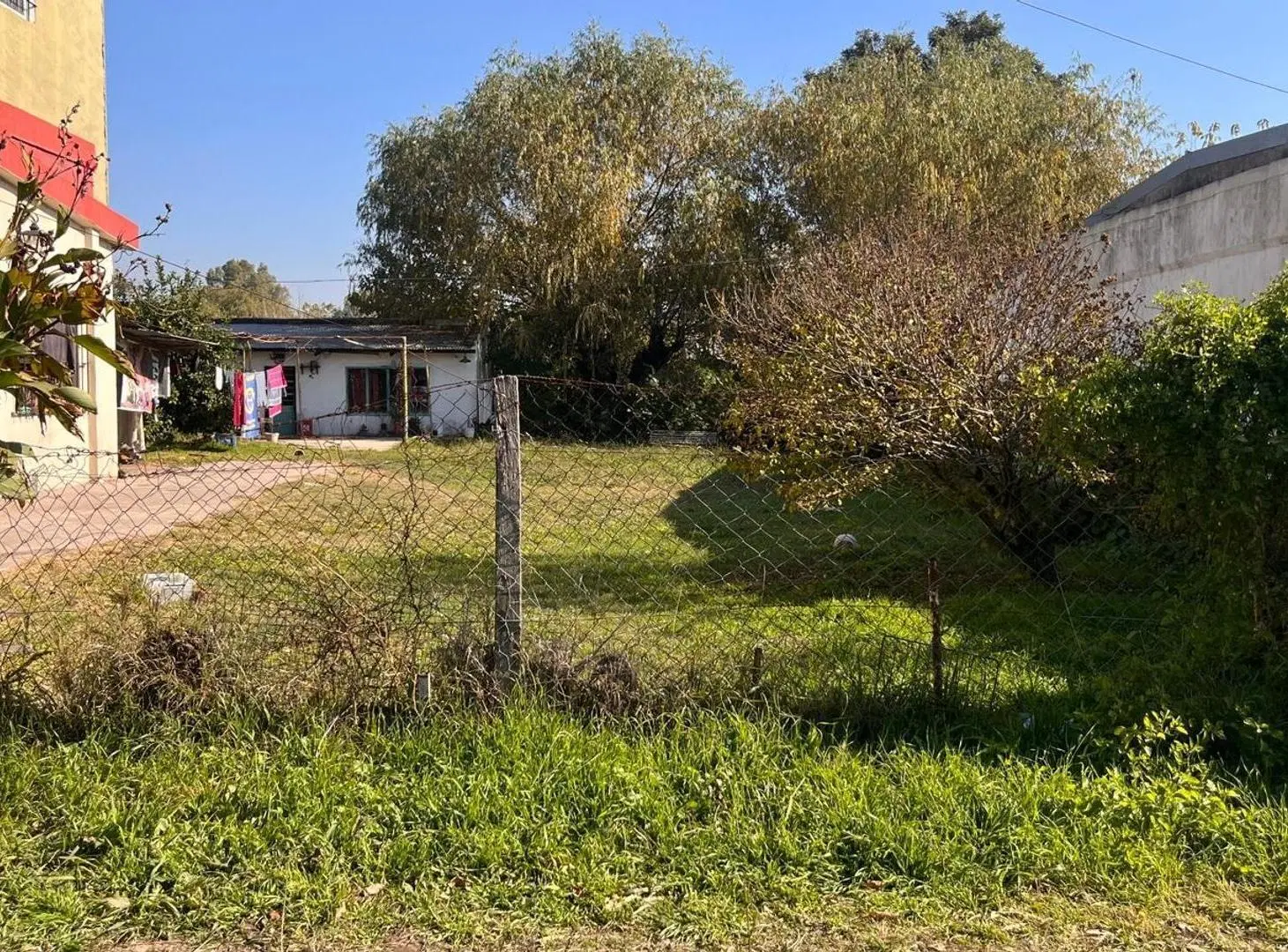 LOTE EN BARRIO LAS ACACIAS 1