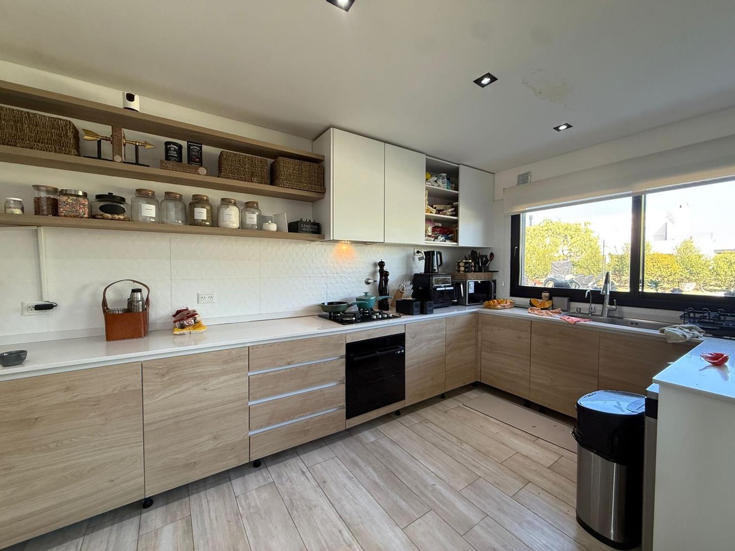 Foto de CASA EN VENTA - LA RESERVA CARDALES, imagen 3