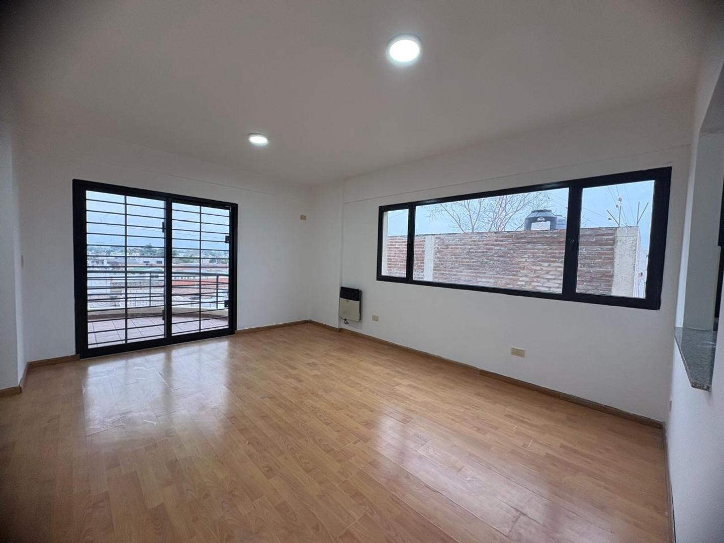 Foto de DEPARTAMENTO EN ALQUILER ZARATE, imagen 2