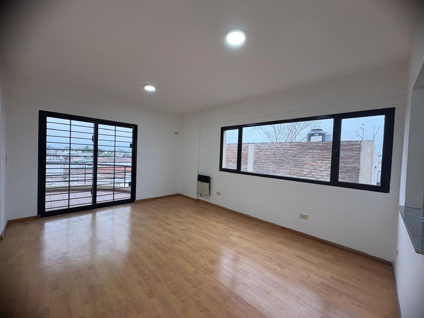 Foto de DEPARTAMENTO EN ALQUILER ZARATE, imagen 3