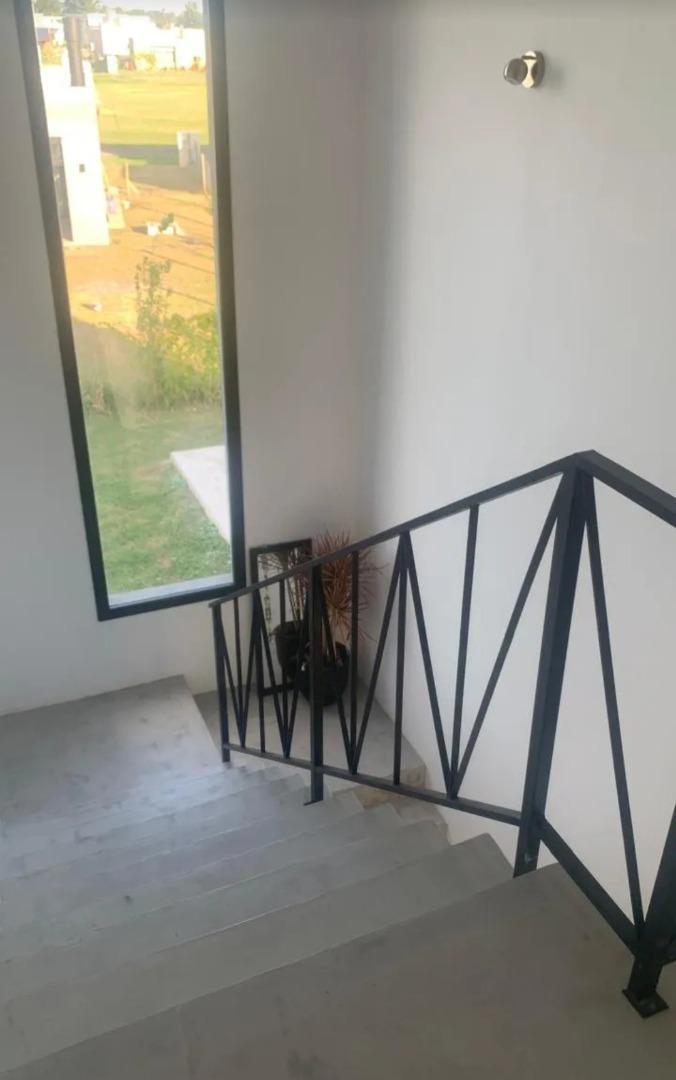 Foto de CASA EN VENTA BARRIO EL ENSUEÑO INGENIERO MASCHWITZ, imagen 3