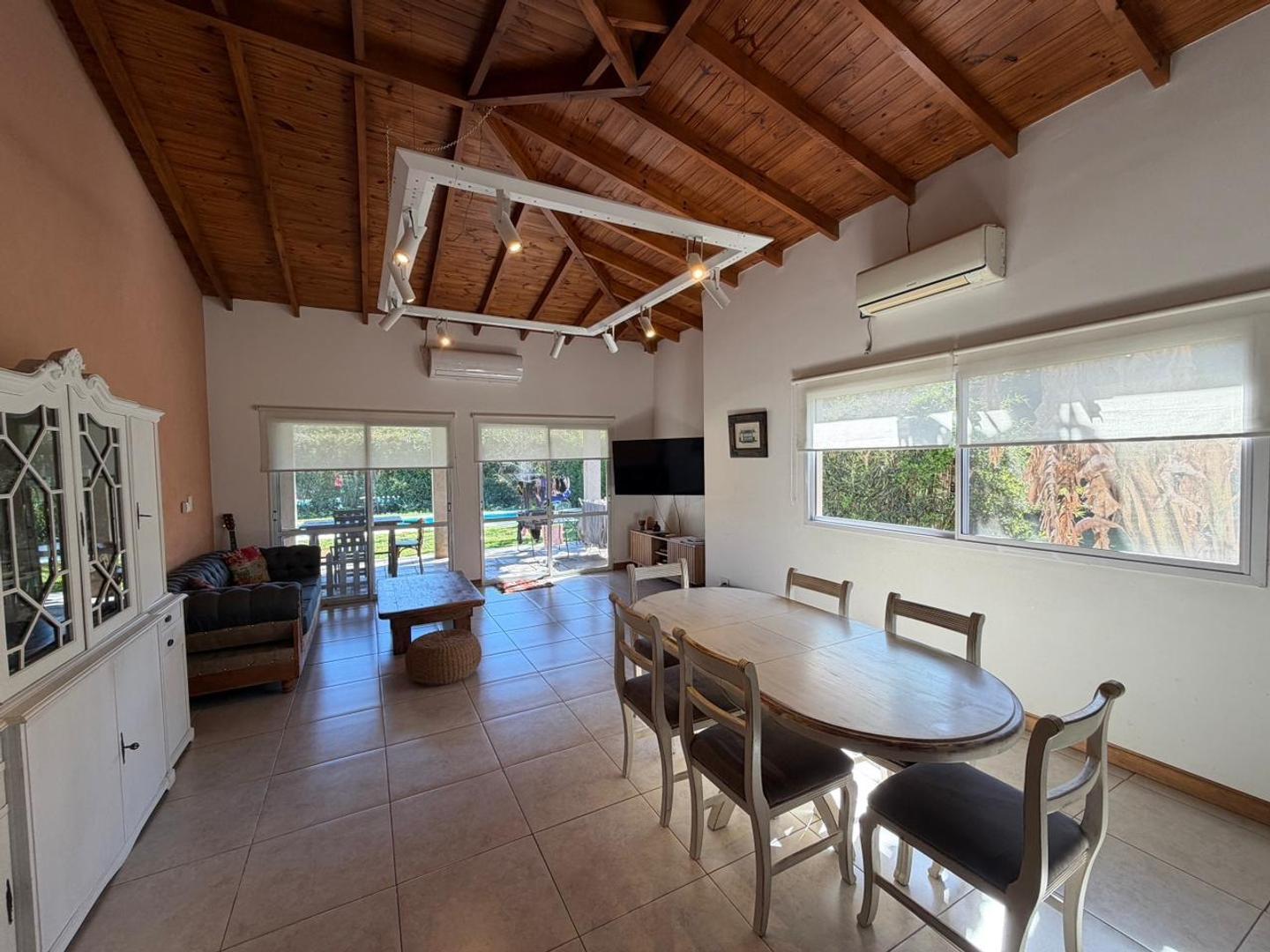 Foto de CASA EN VENTA - LARENA C.C, imagen 2