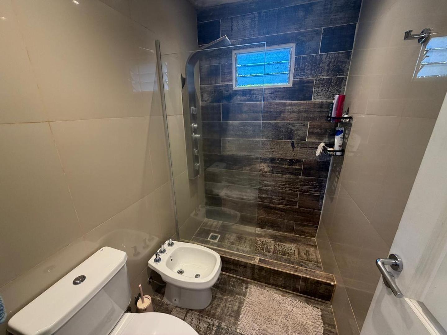Foto de CASA EN VENTA - LARENA C.C, imagen 5