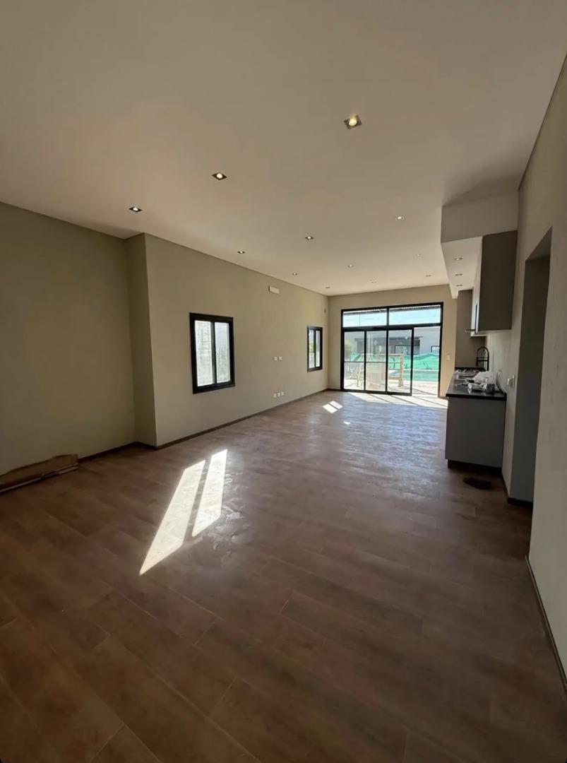 Foto de CASA EN VENTA - PILAR, imagen 5