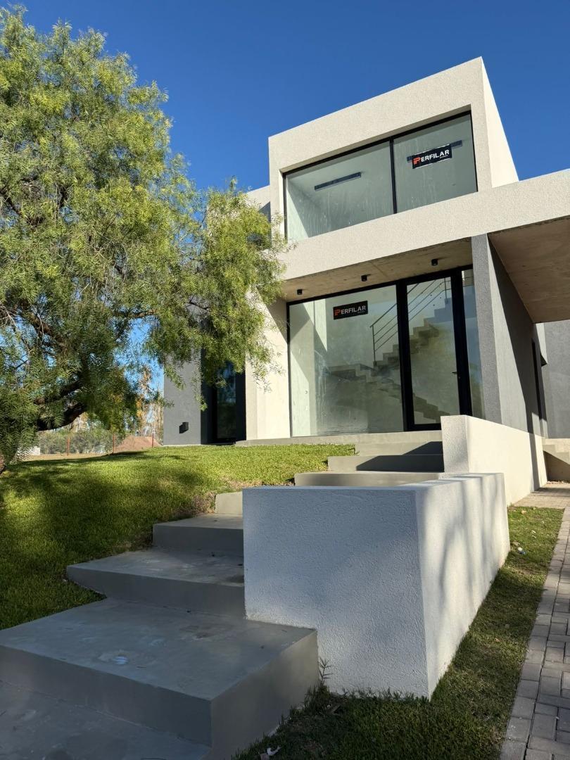 Foto de CASA EN VENTA - LA RESERVA CARDALES, imagen 2
