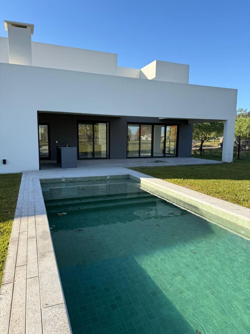 Foto de CASA EN VENTA - LA RESERVA CARDALES, imagen 3