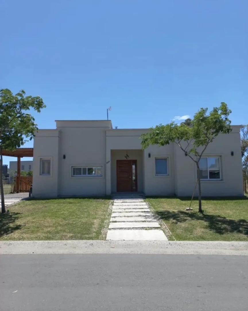 Foto de CASA EN ALQUILER PILAR DEL ESTE, imagen 1