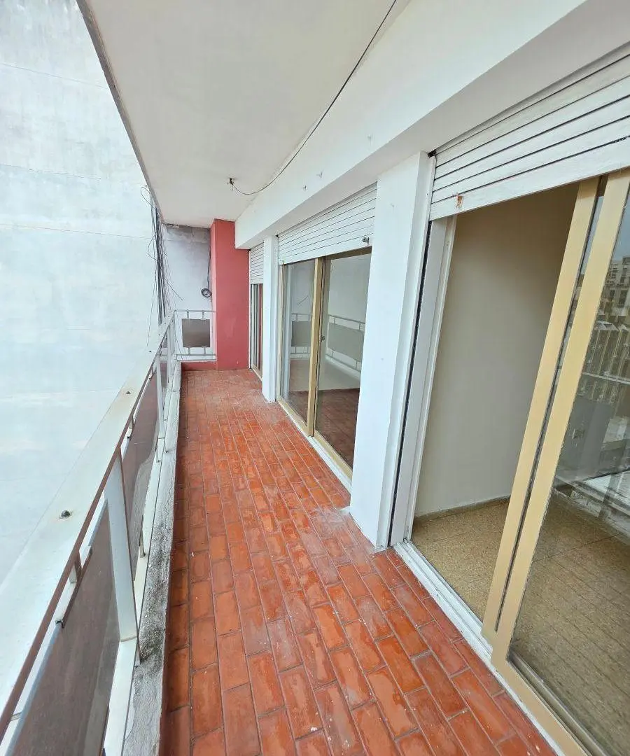 ALQ. 3 DORM. Y DEP. SERV. C/BALCÓN EXT. - CENTRO - SUCRE 25 - CÓRDOBA 3