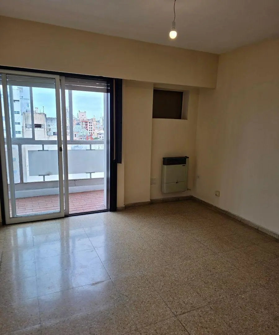 CENTRO - ALQUILO DPTO. 3 DORM. C/BALCÓN - SUCRE 25 - CÓRDOBA 3