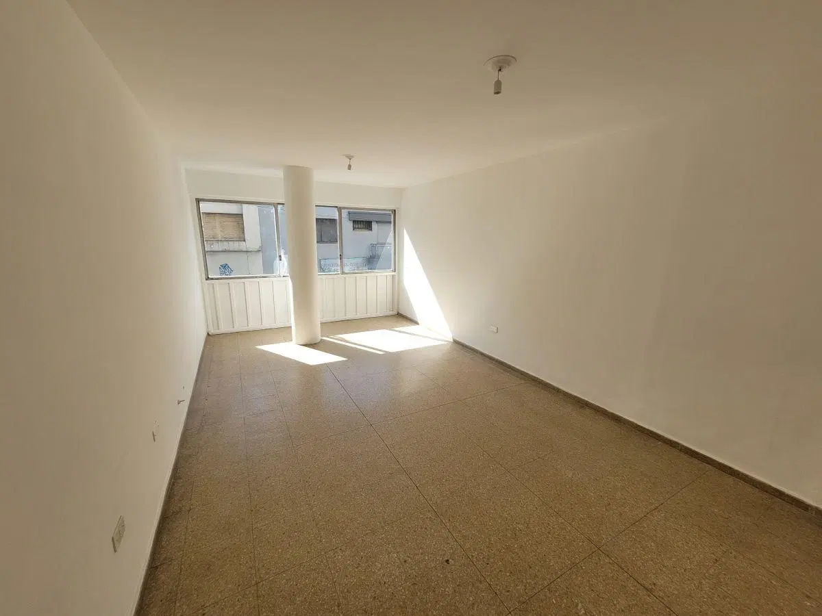 SE ALQUILA OFICINA COMERCIAL SUCRE 25 - EXTERNO - CÓRDOBA 5