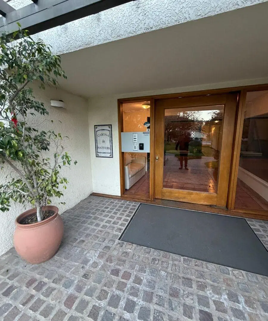 Departamento de 120 m² con 3 dormitorios en alquiler en Casonas del Norte 4