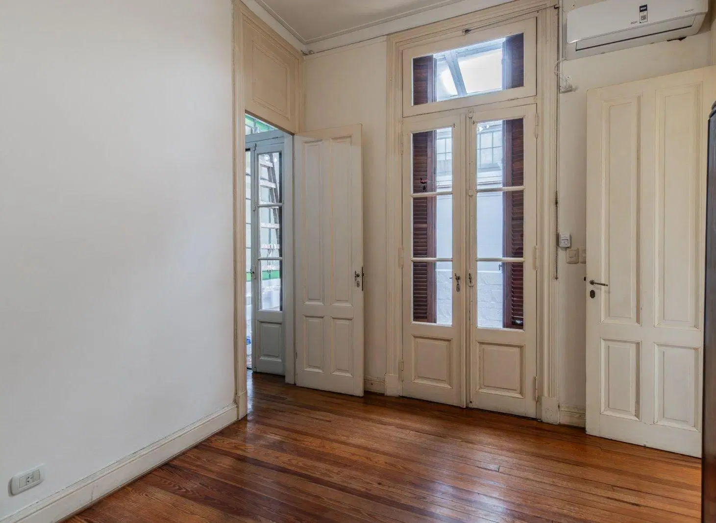 Venta departamento 3 ambientes mas estudio y patio 5