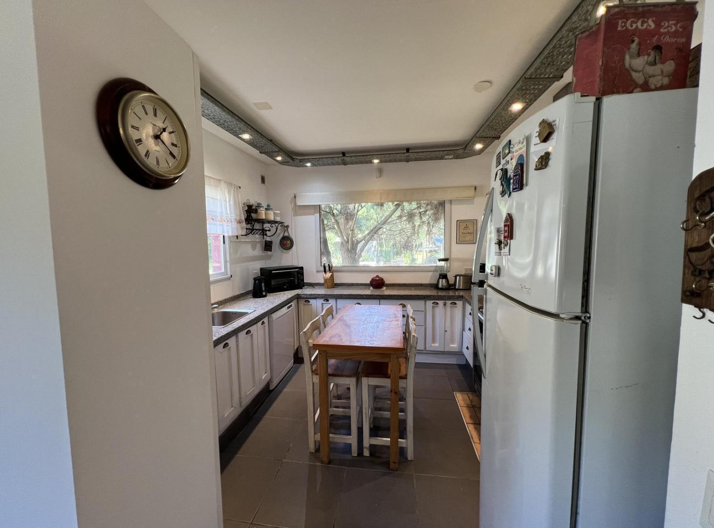 Excelente Casa en Venta en el barrio Residencial I de Costa Esmeralda.